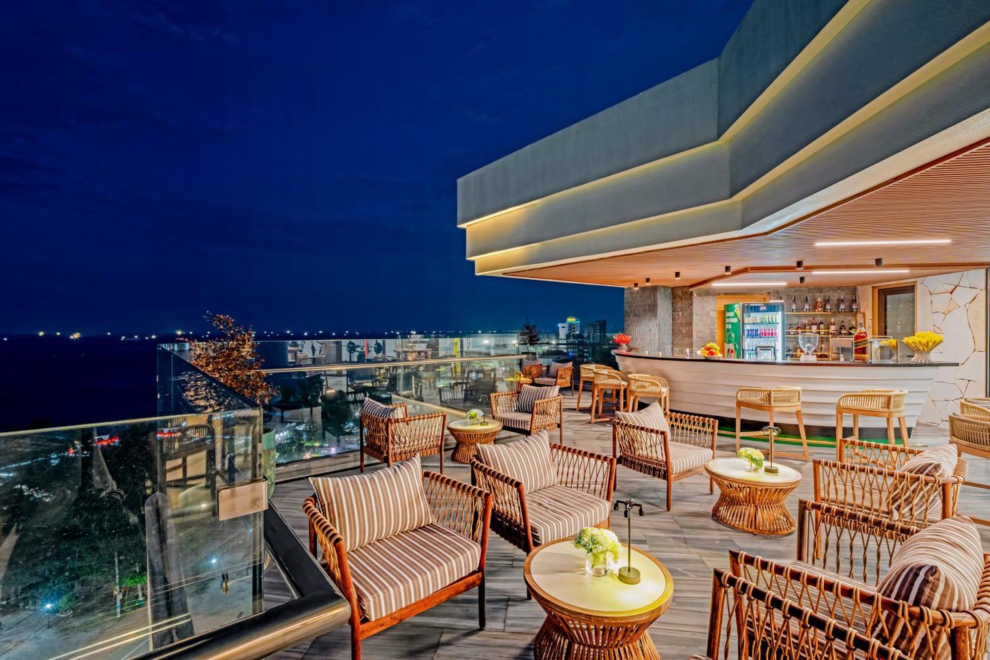 Poseido Hotel Quang Binh ด่งเฮ้ย ภายนอก รูปภาพ