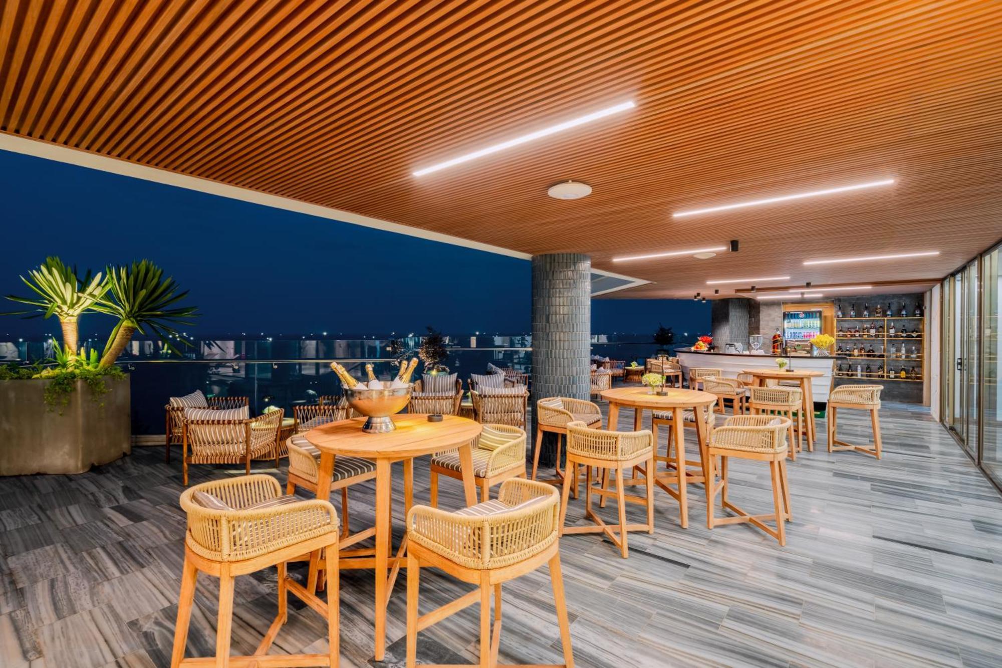 Poseido Hotel Quang Binh ด่งเฮ้ย ภายนอก รูปภาพ