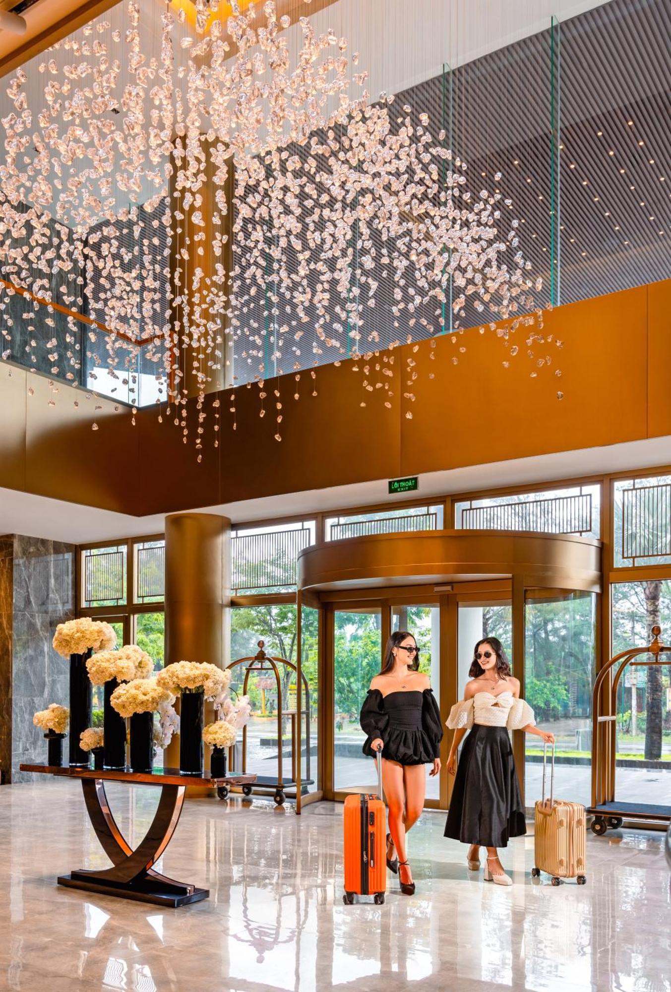 Poseido Hotel Quang Binh ด่งเฮ้ย ภายนอก รูปภาพ